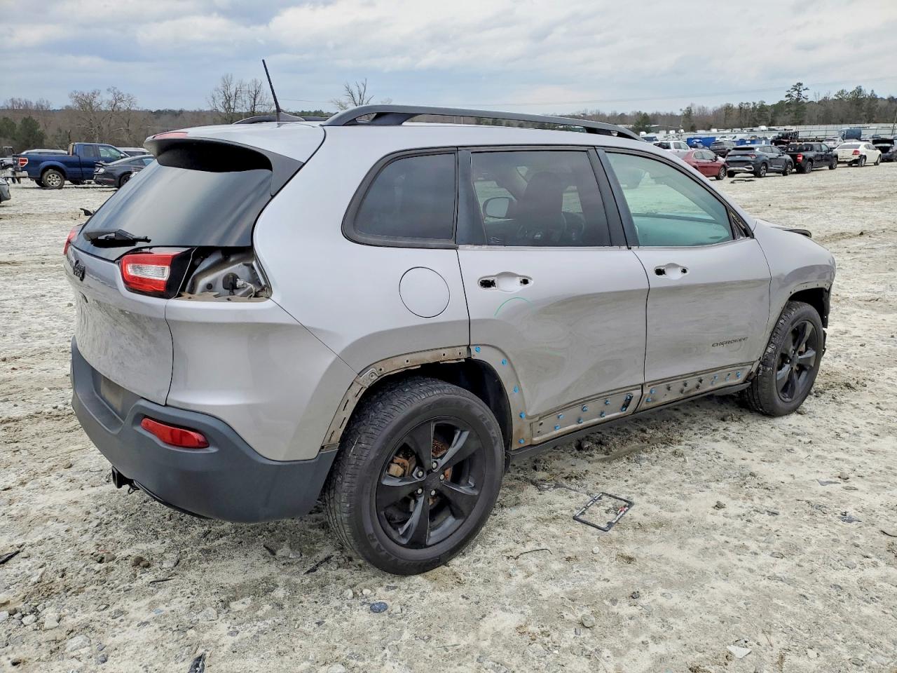 2018 JEEP CHEROKEE LATITUDE photo 3