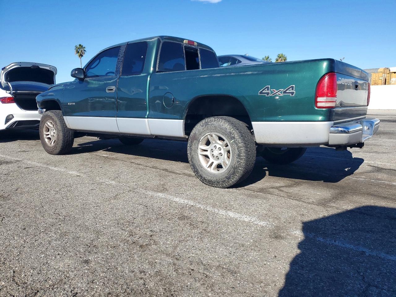 2000 DODGE DAKOTA photo 3