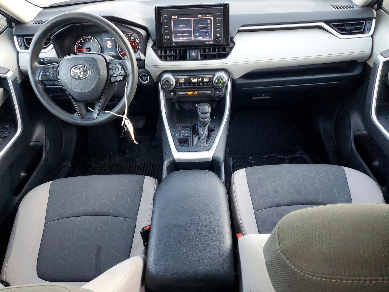 2022 TOYOTA RAV4 XLE photo 8