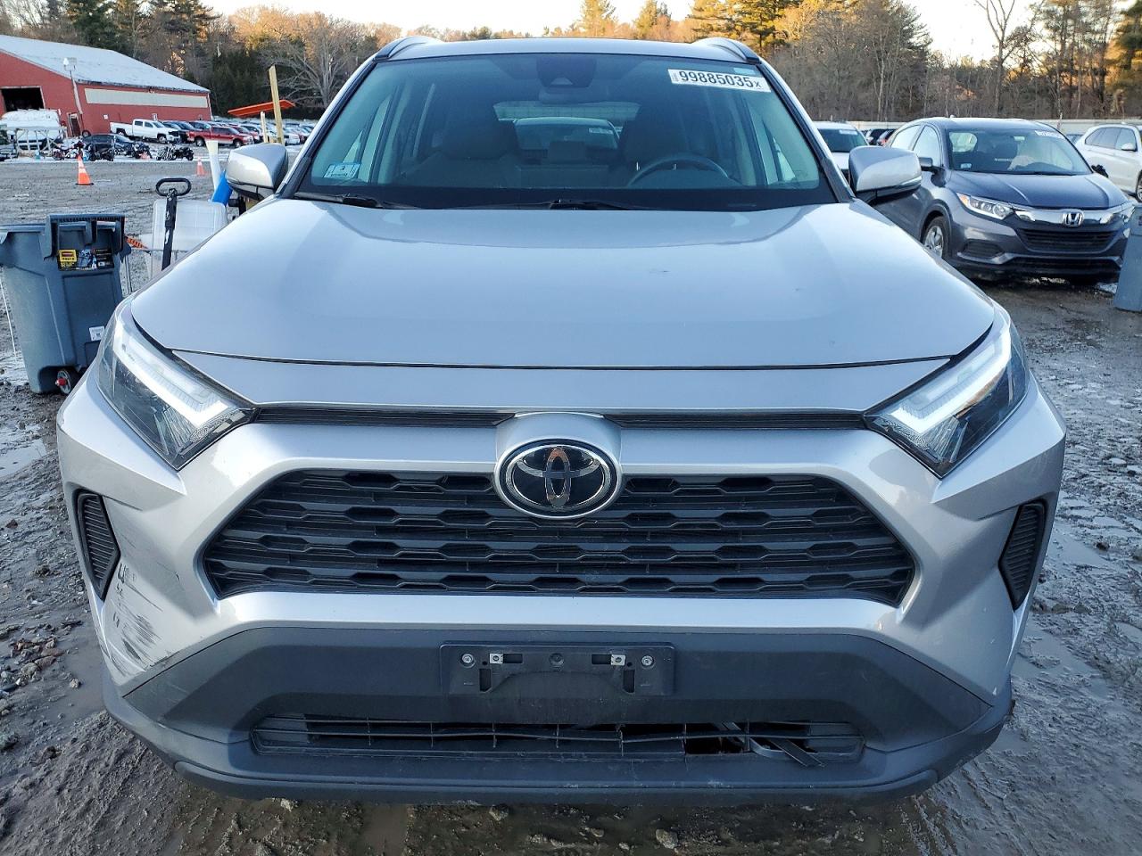 2022 TOYOTA RAV4 XLE photo 5