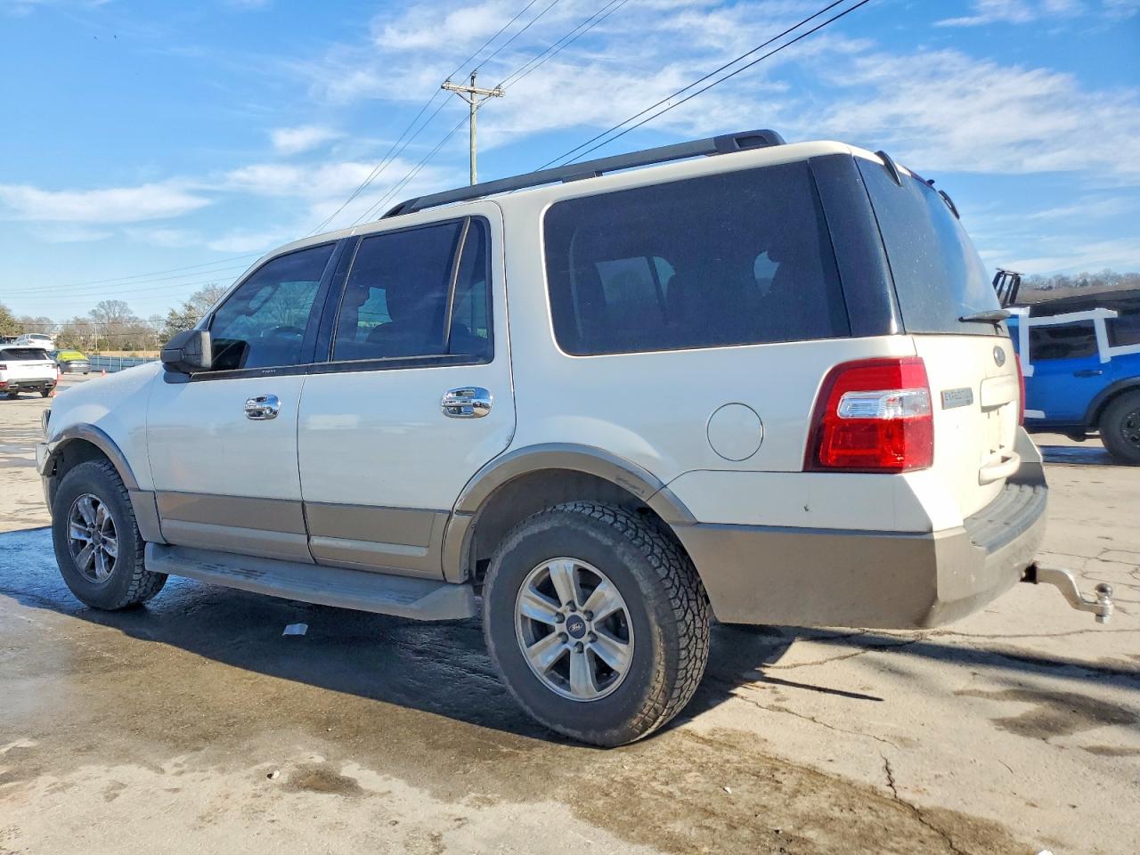 2011 FORD EXPEDITION XLT photo 2