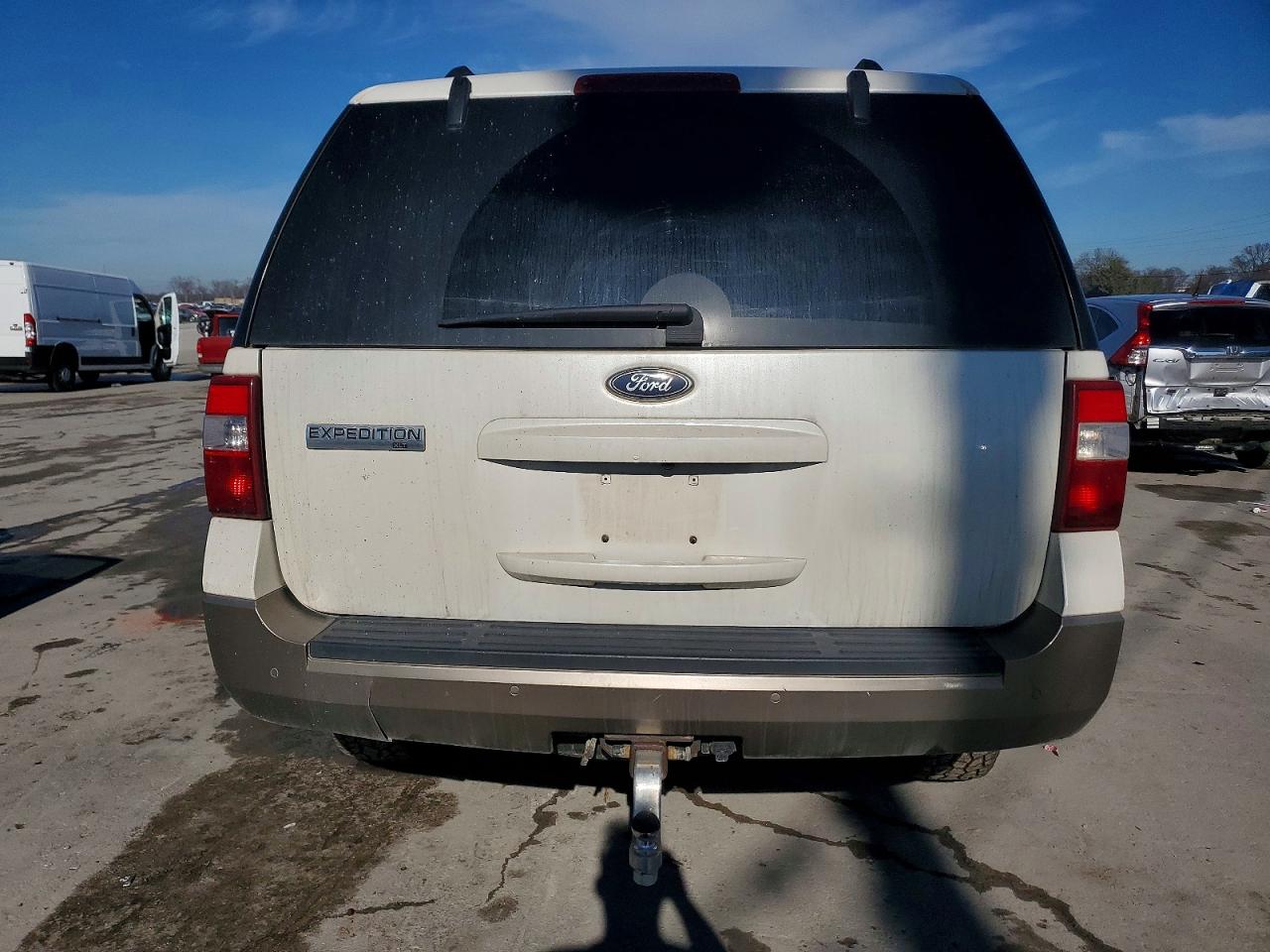 2011 FORD EXPEDITION XLT photo 6