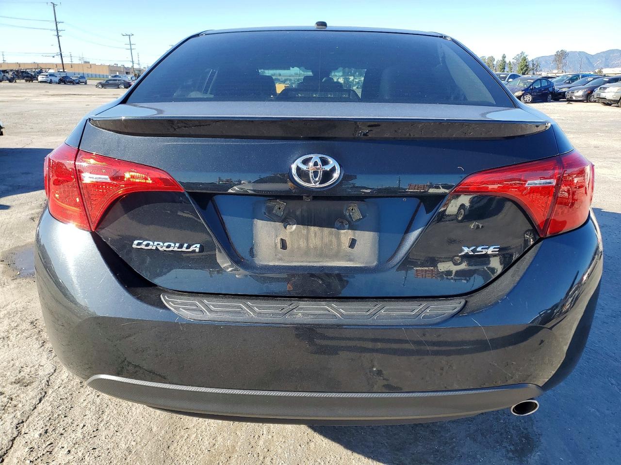 2018 TOYOTA COROLLA L photo 16