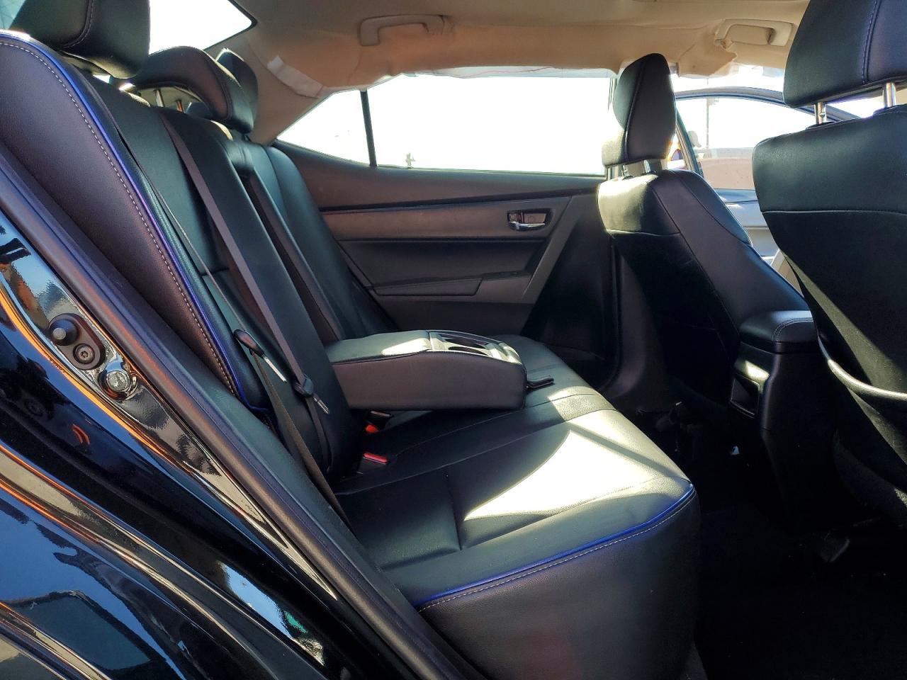 2018 TOYOTA COROLLA L photo 28