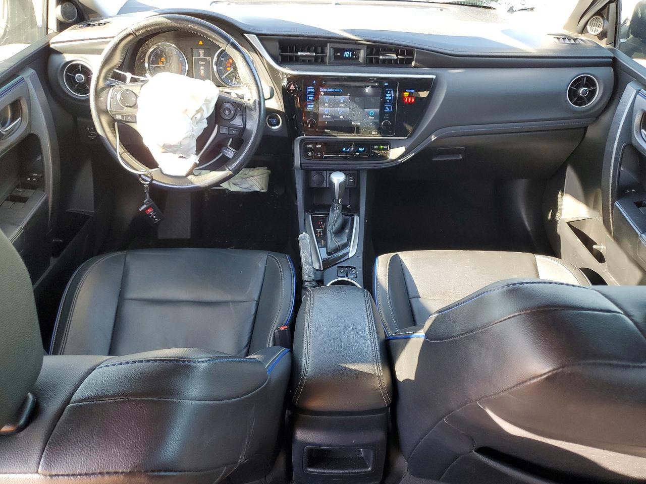 2018 TOYOTA COROLLA L photo 22