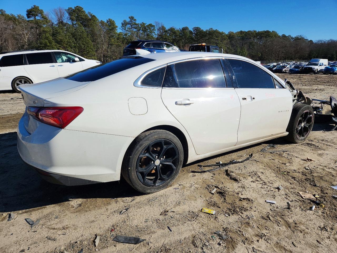 2021 CHEVROLET MALIBU LT photo 3