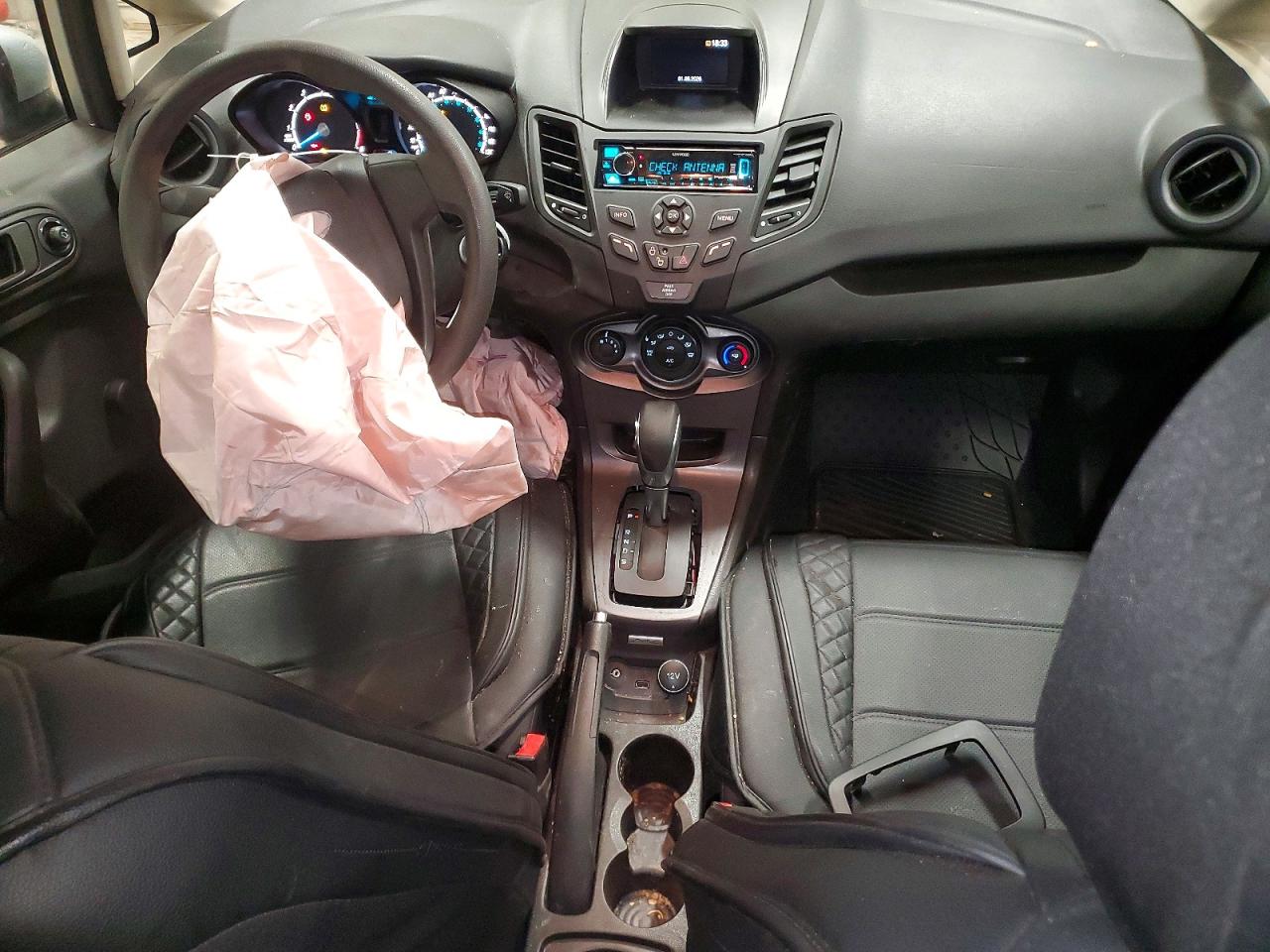 2019 FORD FIESTA S photo 8