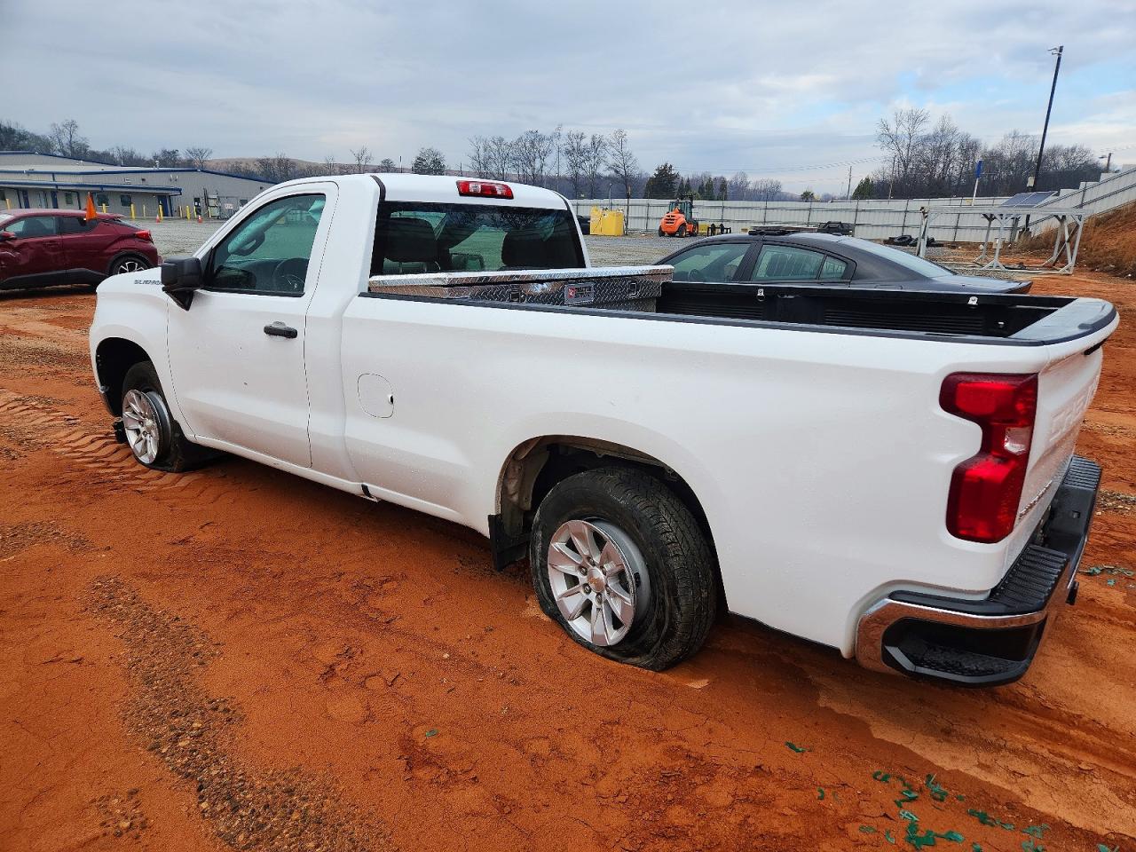 2023 CHEVROLET SILVERADO C1500 photo 2
