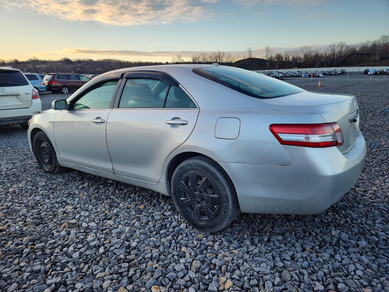 2010 TOYOTA CAMRY BASE photo 4