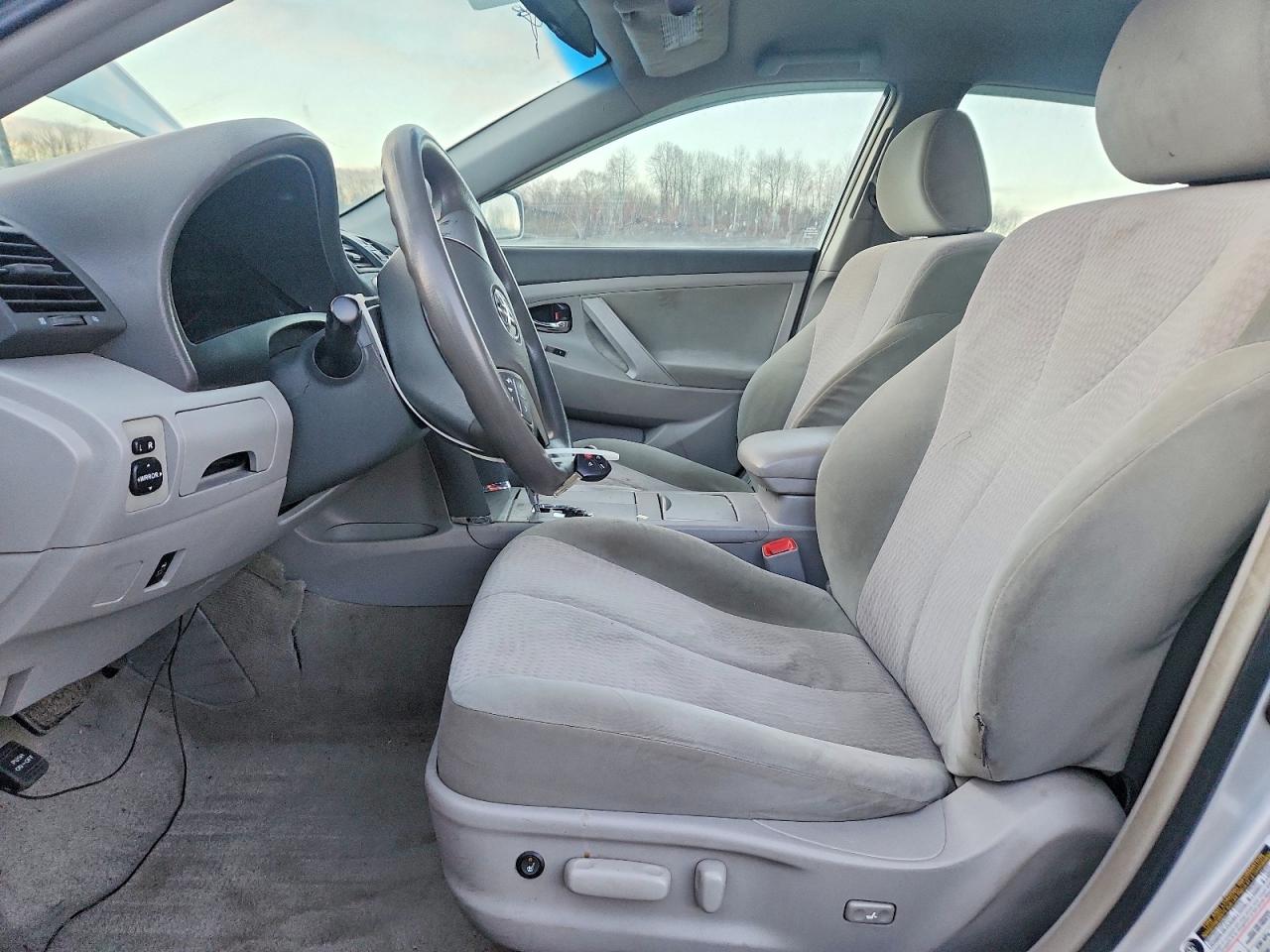 2010 TOYOTA CAMRY BASE photo 19
