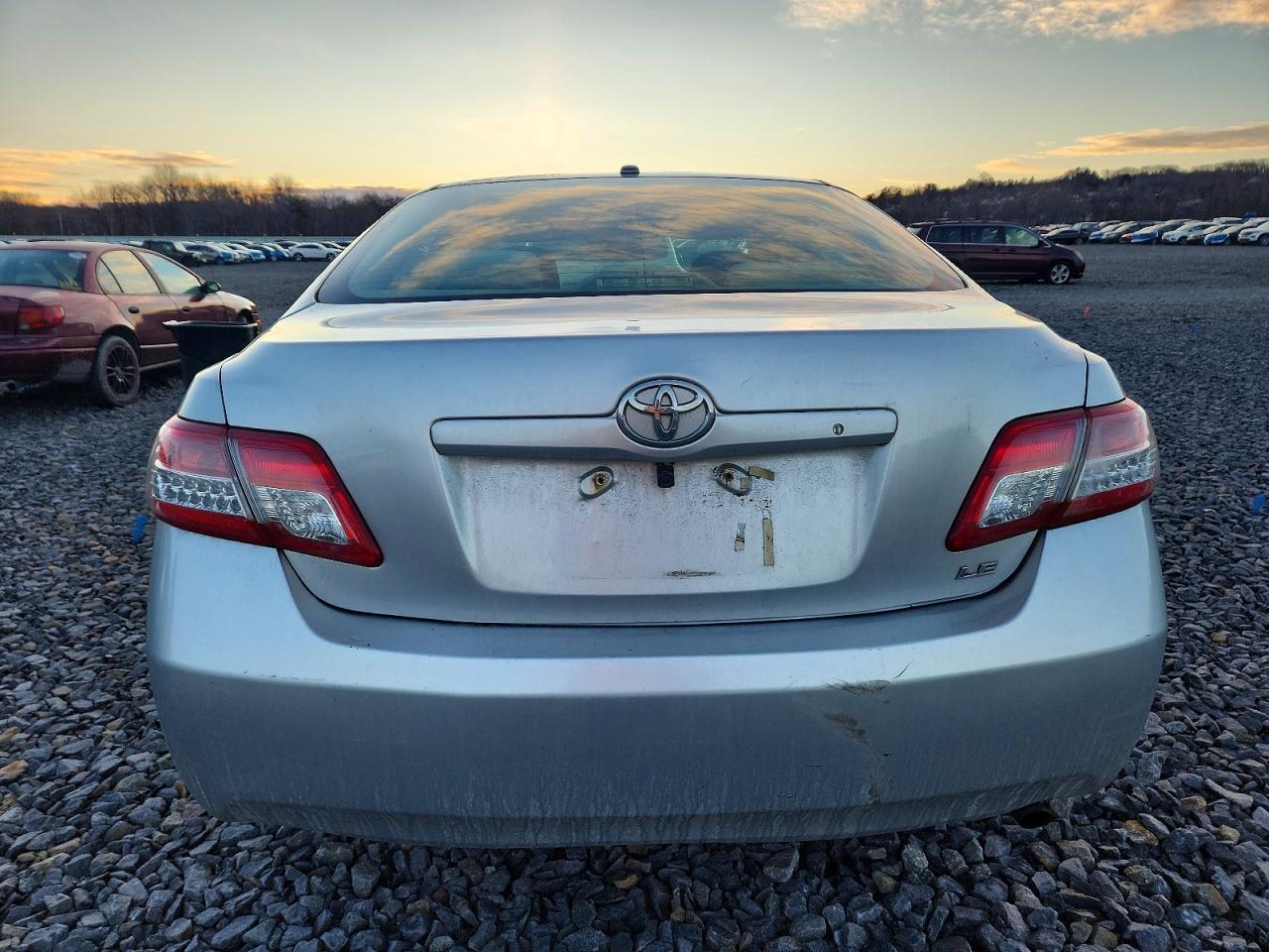 2010 TOYOTA CAMRY BASE photo 16