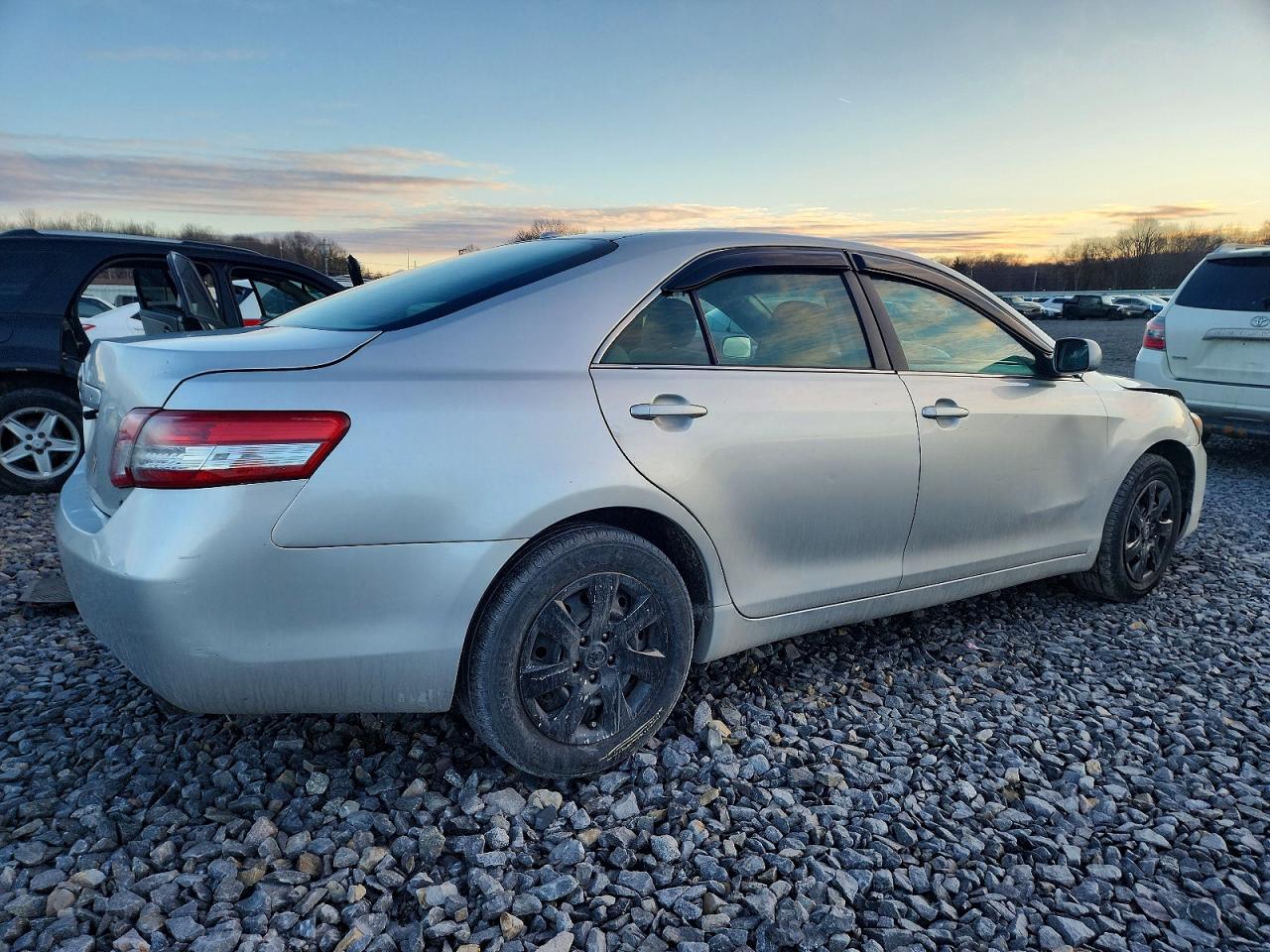 2010 TOYOTA CAMRY BASE photo 7