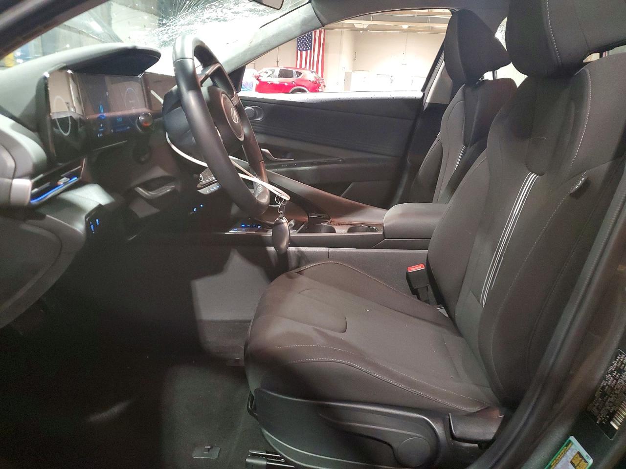 2024 HYUNDAI ELANTRA SEL photo 7