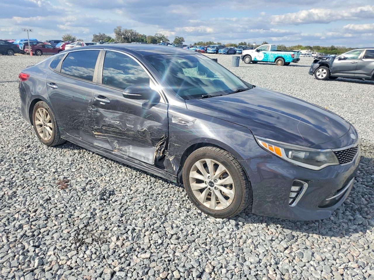 2018 KIA OPTIMA LX photo 4