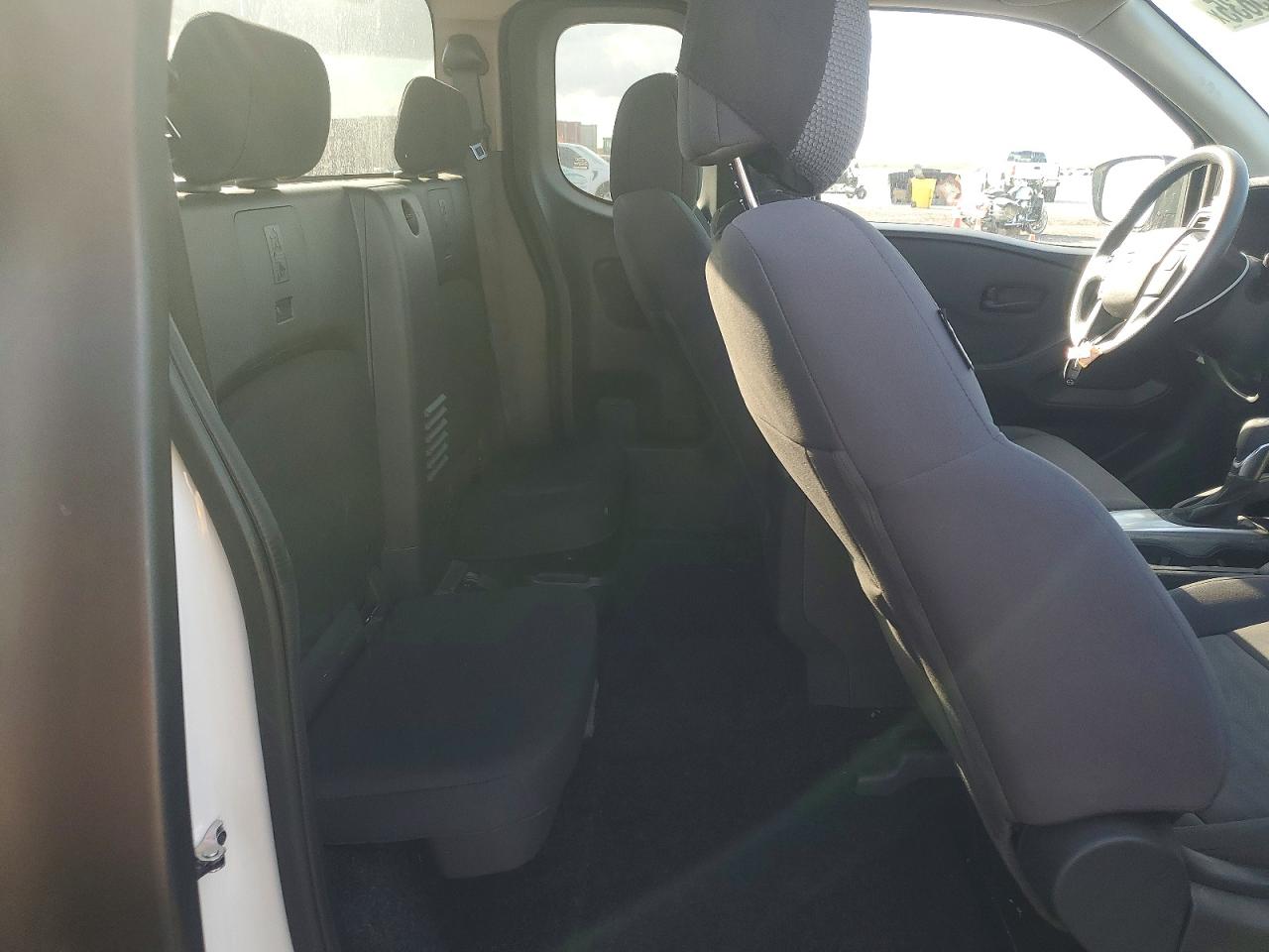 2024 NISSAN FRONTIER S photo 10