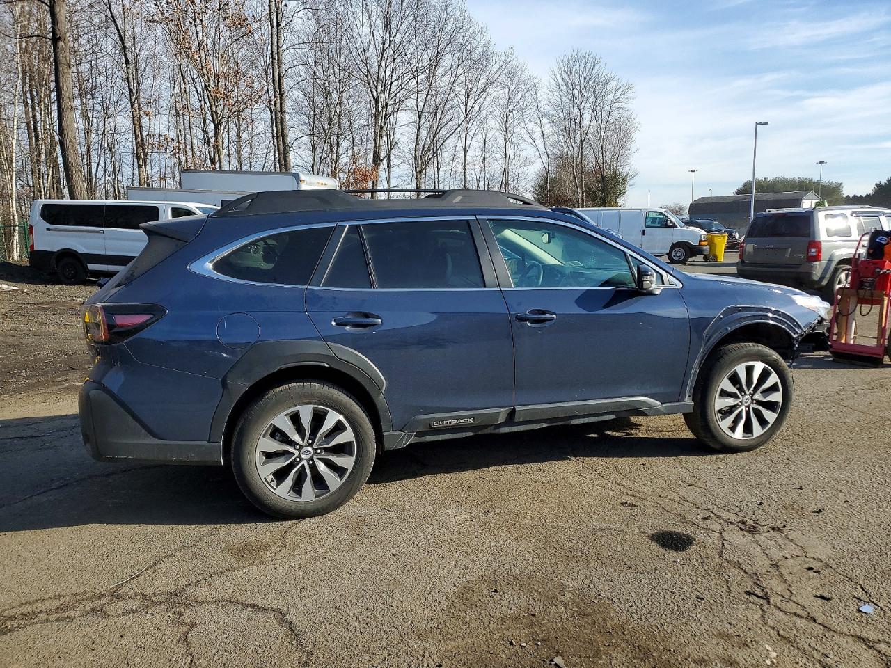 2025 SUBARU OUTBACK LIMITED photo 3