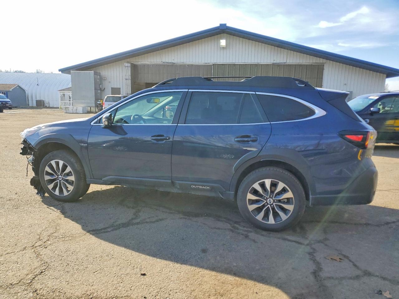 2025 SUBARU OUTBACK LIMITED photo 2