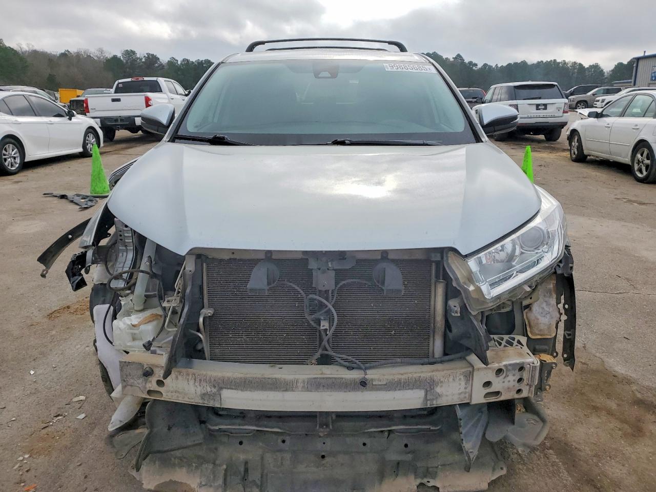 2018 TOYOTA HIGHLANDER LE photo 5