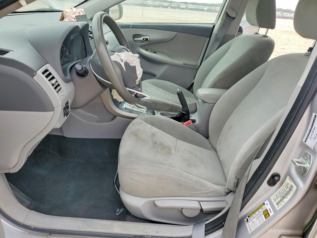2010 TOYOTA COROLLA BASE photo 7
