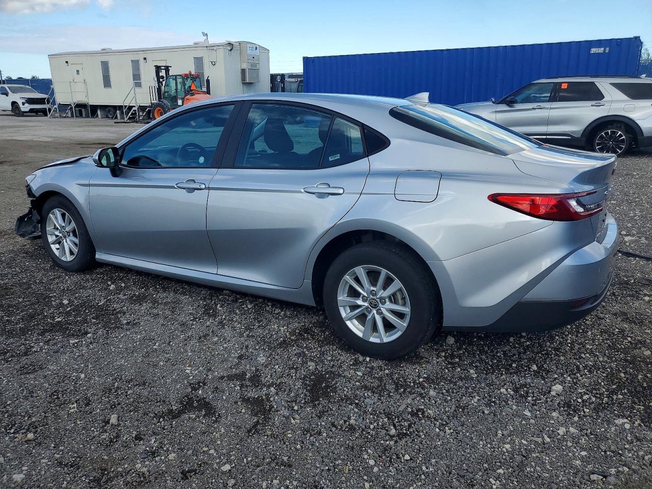 2025 TOYOTA CAMRY XSE photo 2