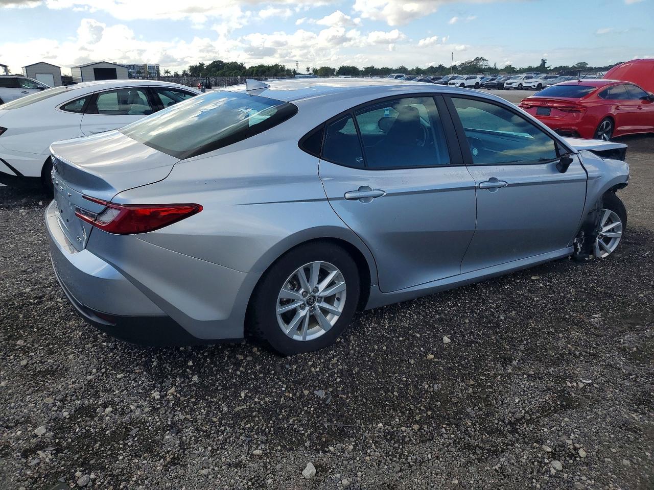 2025 TOYOTA CAMRY XSE photo 3