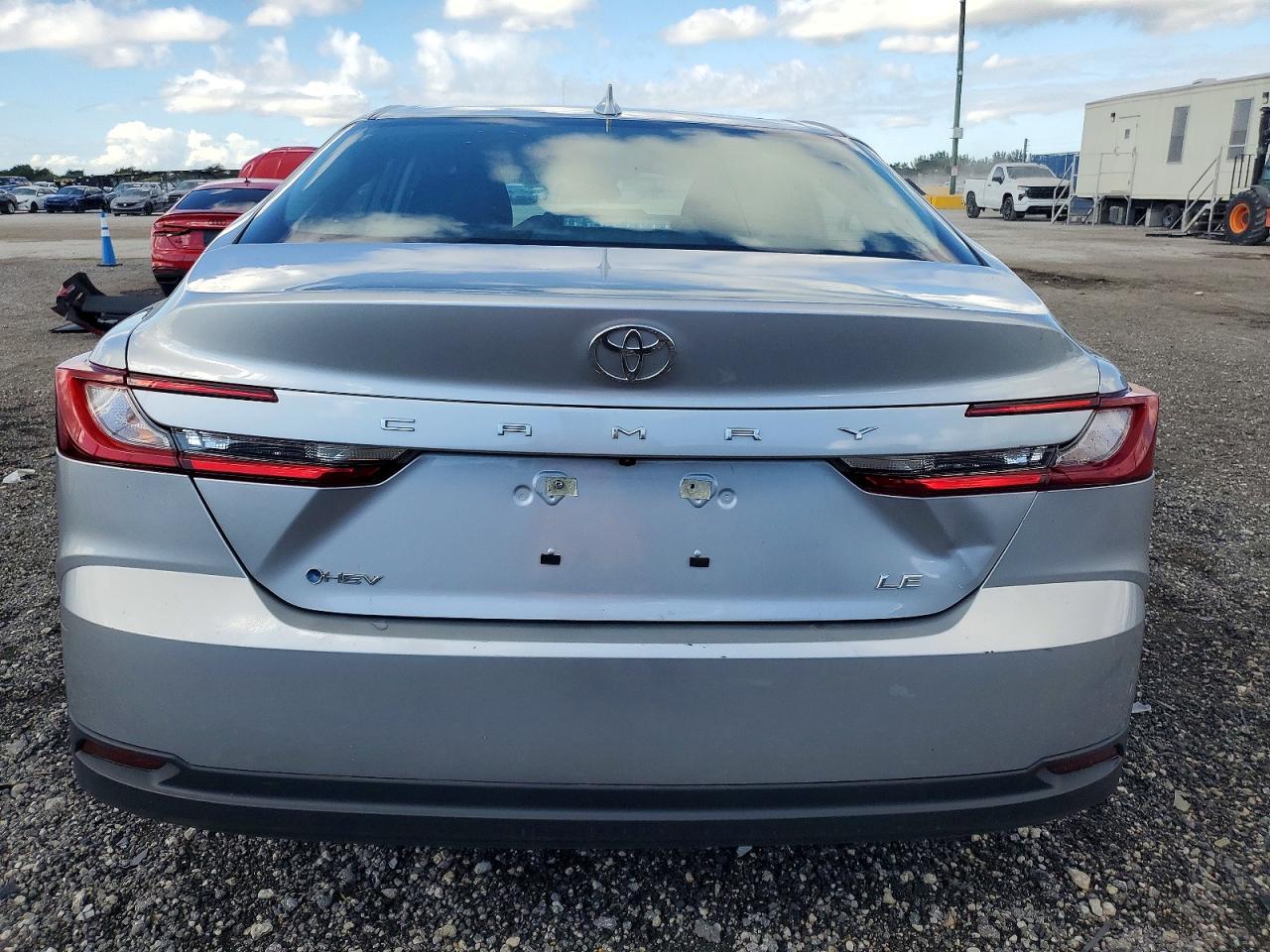 2025 TOYOTA CAMRY XSE photo 6