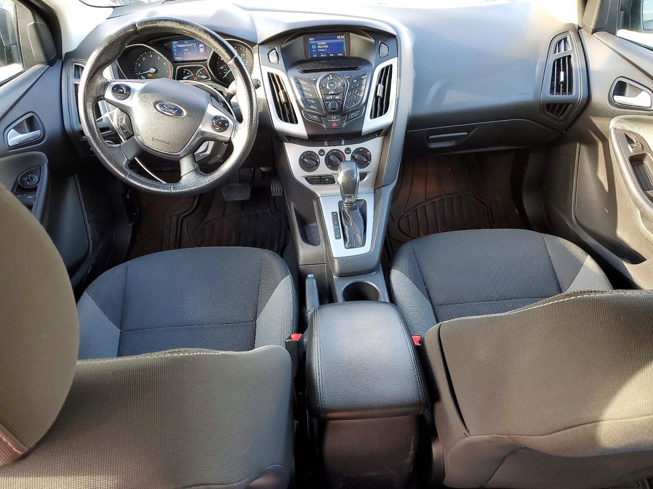 2014 FORD FOCUS SE photo 8