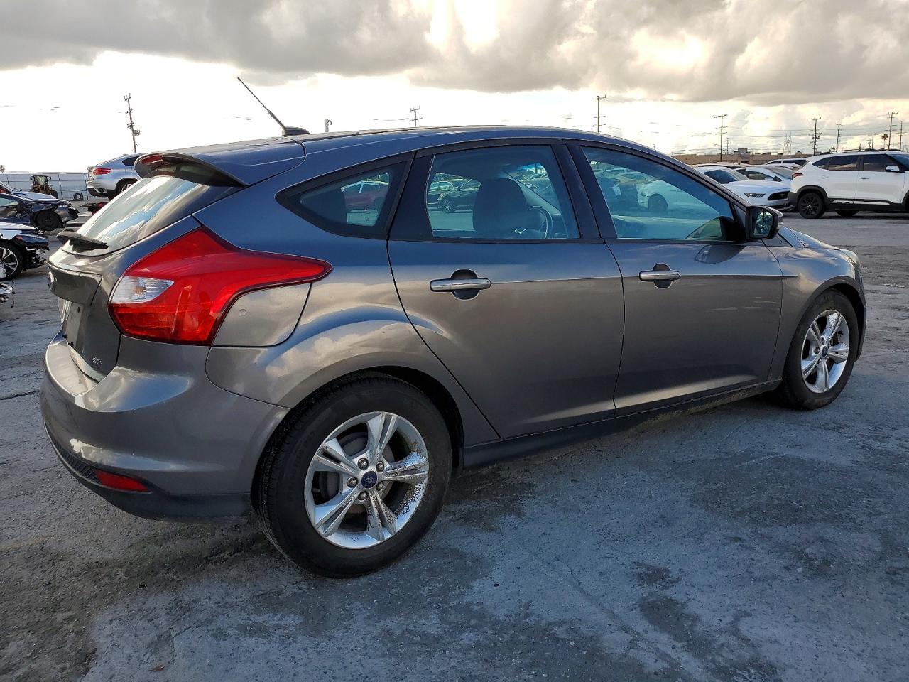 2014 FORD FOCUS SE photo 3