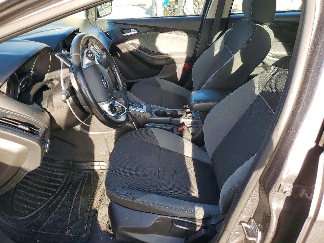 2014 FORD FOCUS SE photo 7