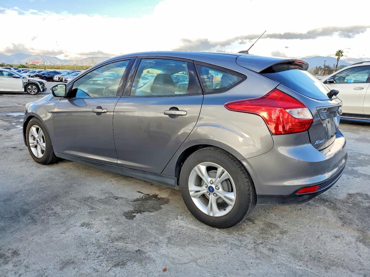 2014 FORD FOCUS SE photo 2
