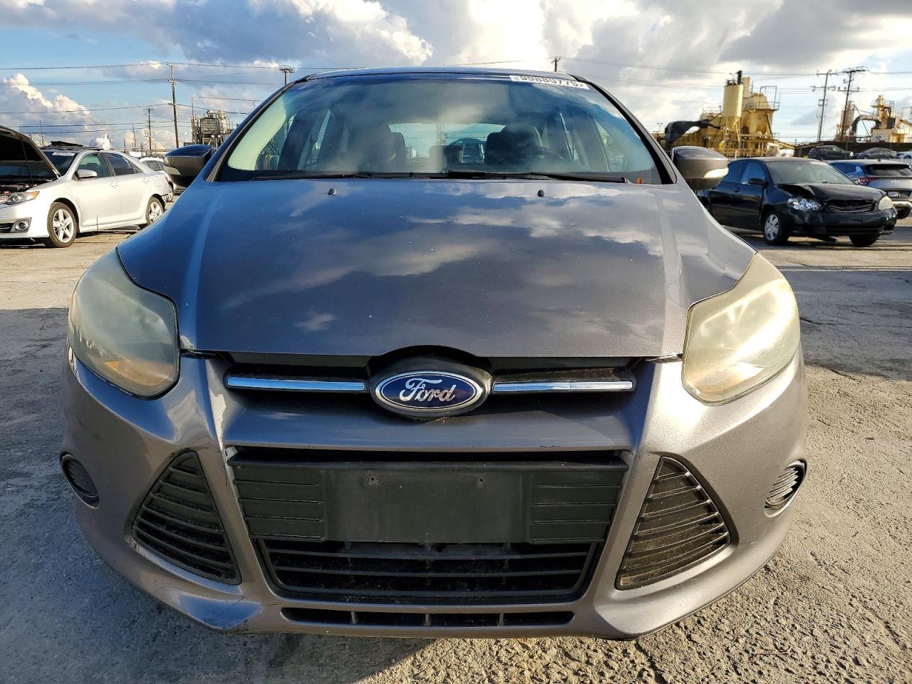 2014 FORD FOCUS SE photo 5