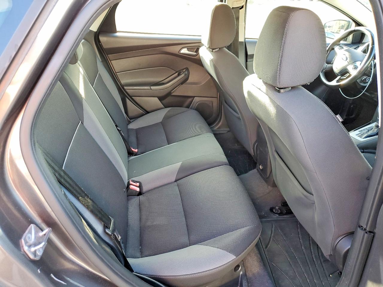 2014 FORD FOCUS SE photo 10