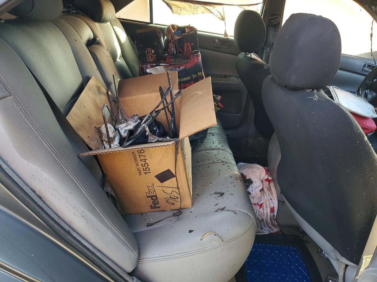 2004 TOYOTA CAMRY LE photo 10