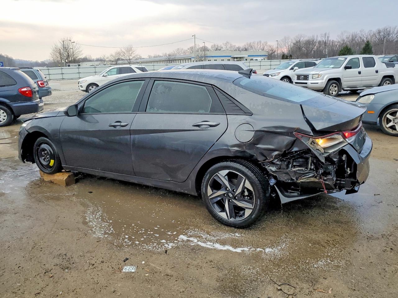 2023 HYUNDAI ELANTRA SEL photo 3