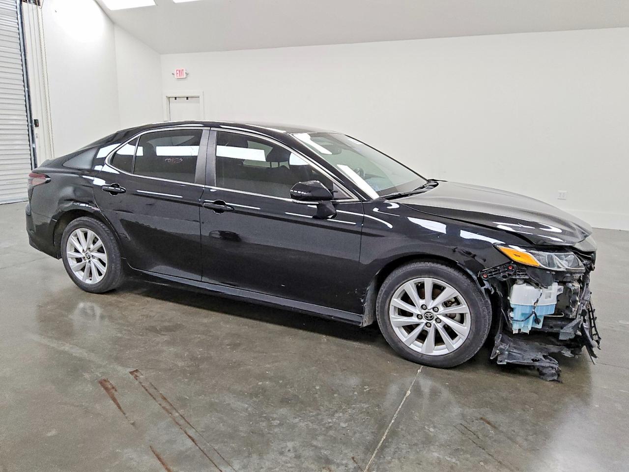 2023 TOYOTA CAMRY LE photo 4