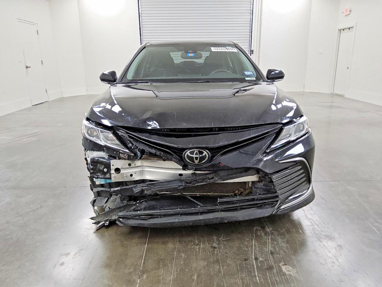 2023 TOYOTA CAMRY LE photo 5