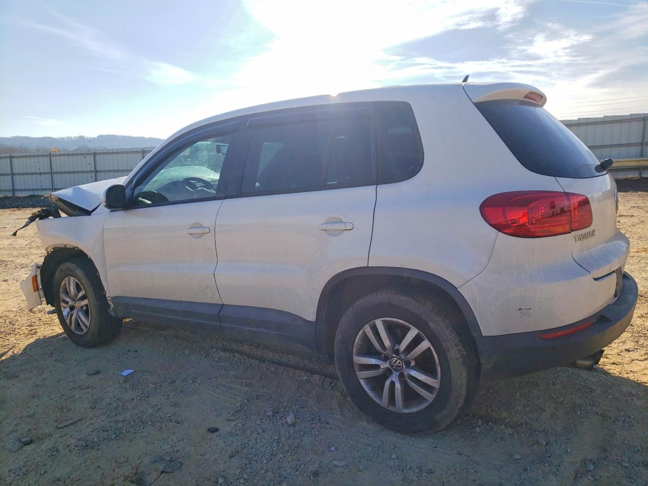 2012 VOLKSWAGEN TIGUAN S photo 2