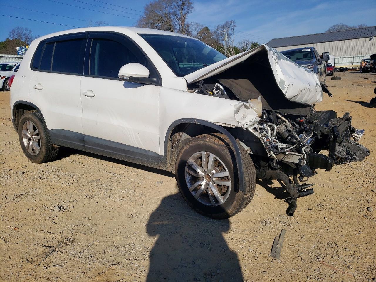 2012 VOLKSWAGEN TIGUAN S photo 4
