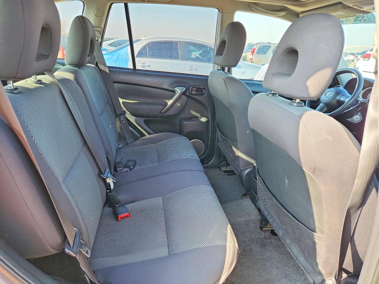 2004 TOYOTA RAV4 BASE photo 10
