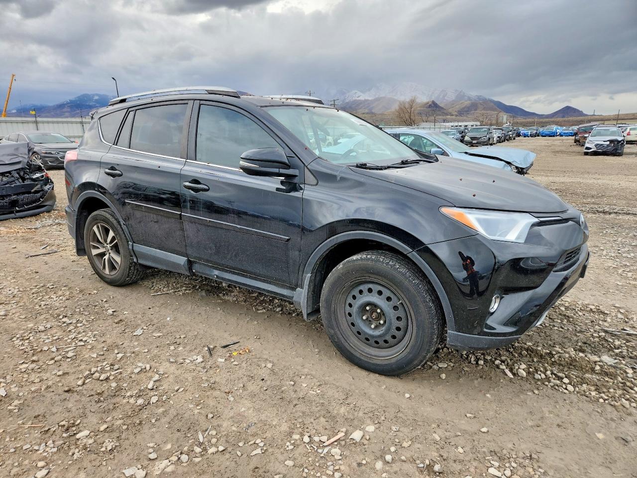 2016 TOYOTA RAV4 XLE photo 4