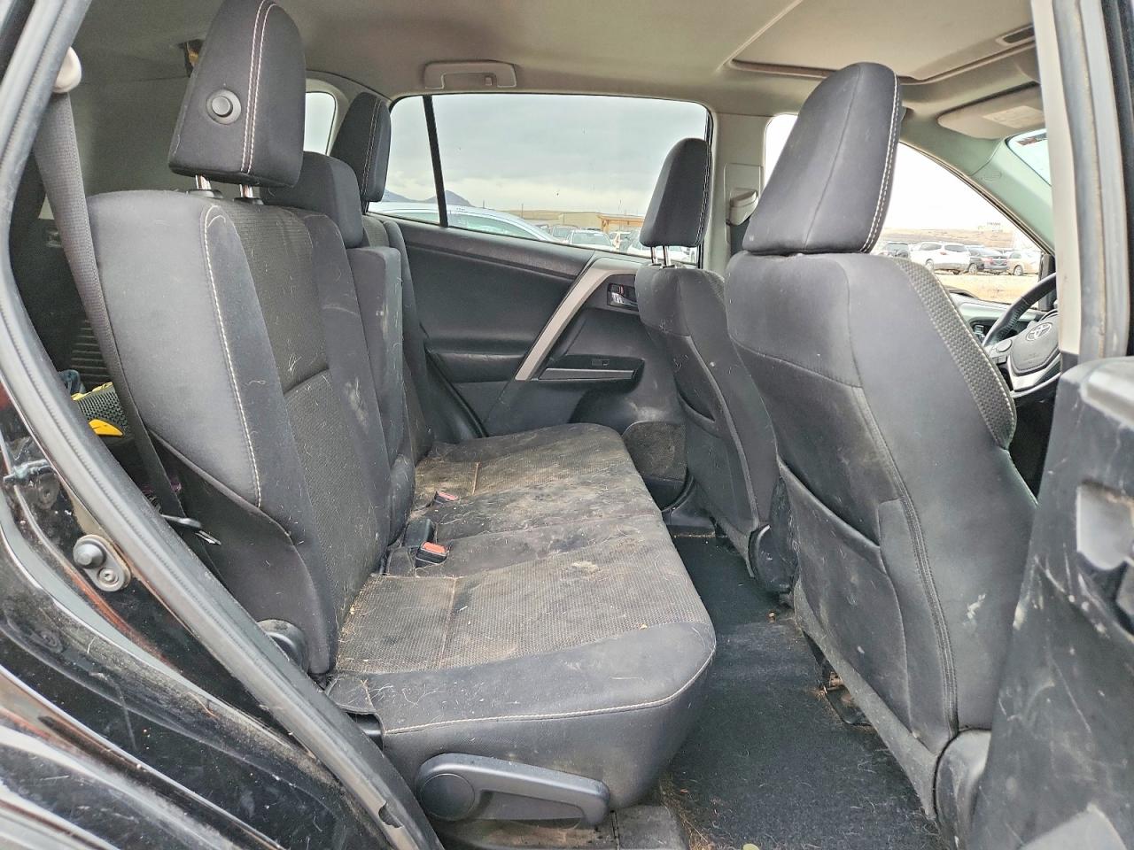 2016 TOYOTA RAV4 XLE photo 10