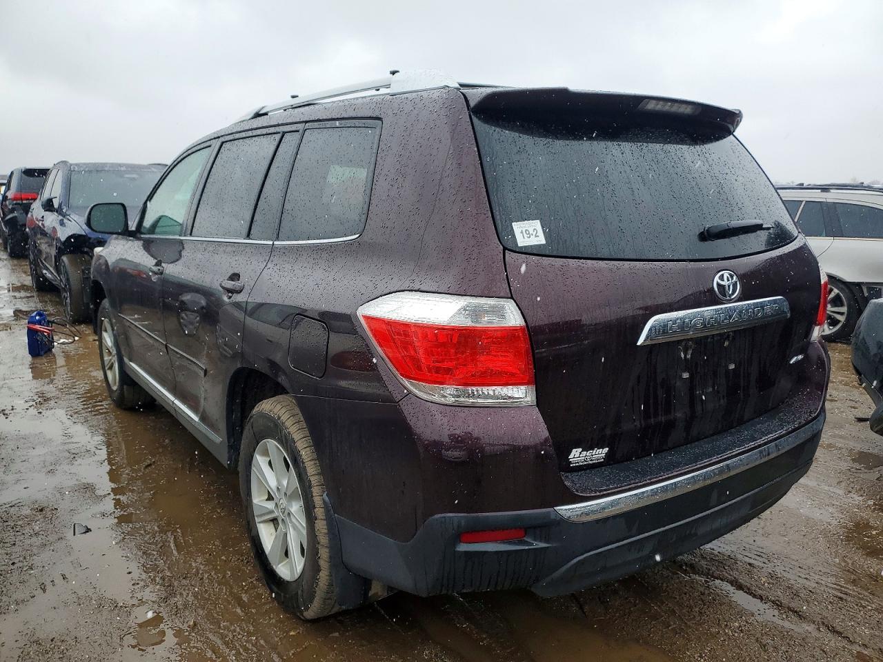 2013 TOYOTA HIGHLANDER BASE photo 2