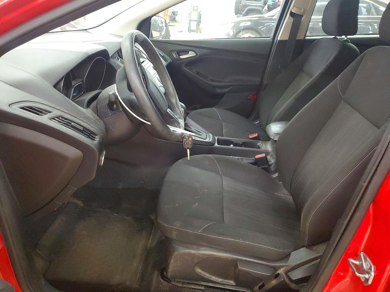 2017 FORD FOCUS SE photo 7