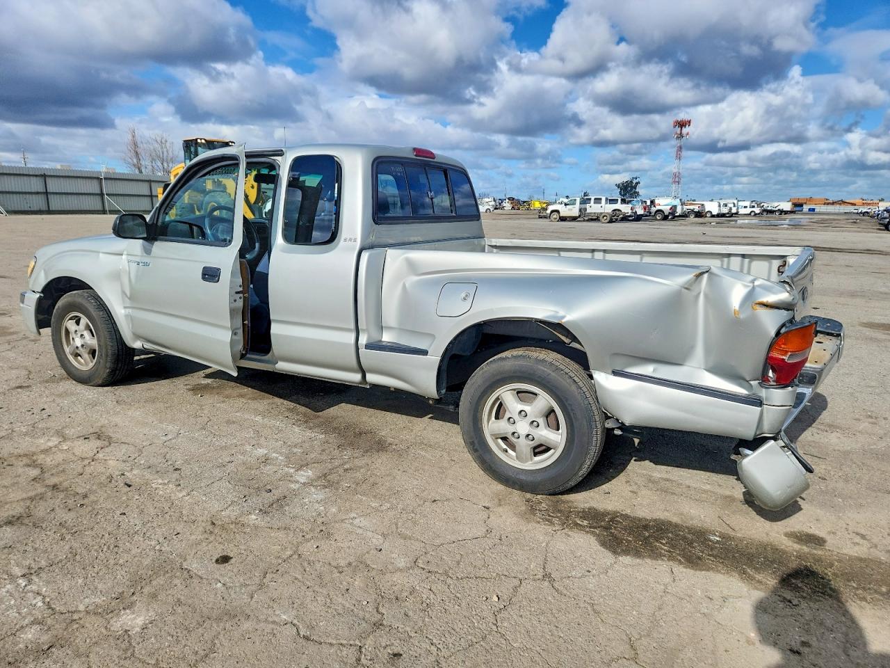 2000 TOYOTA TACOMA XTRACAB photo 2