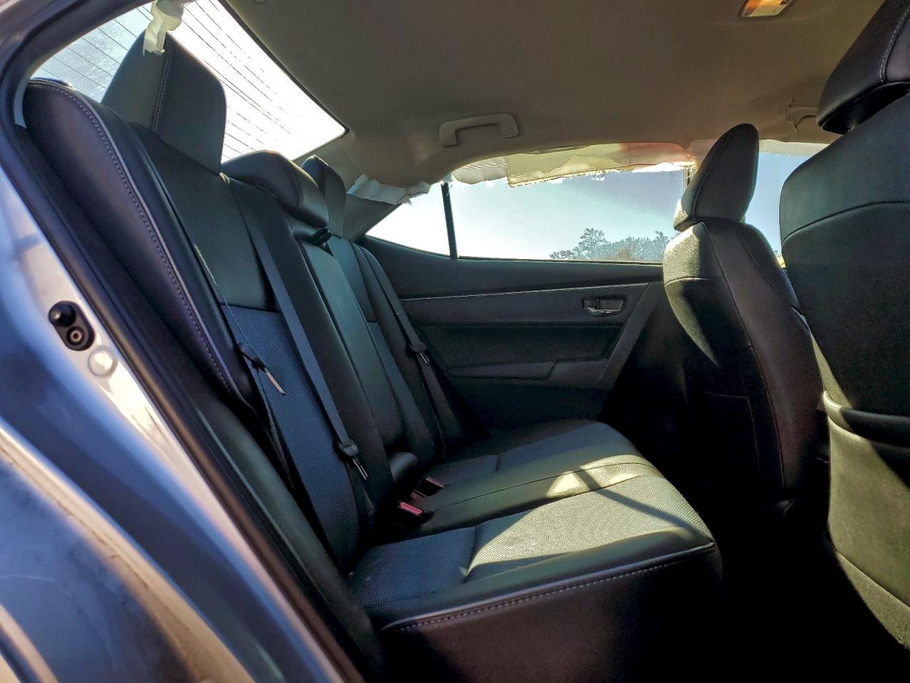 2015 TOYOTA COROLLA L photo 10