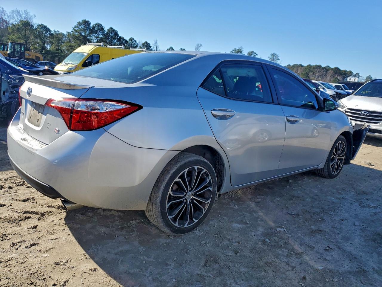 2015 TOYOTA COROLLA L photo 3