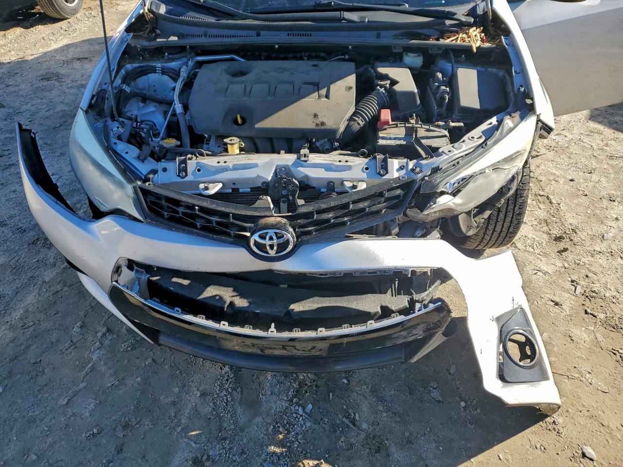 2015 TOYOTA COROLLA L photo 11