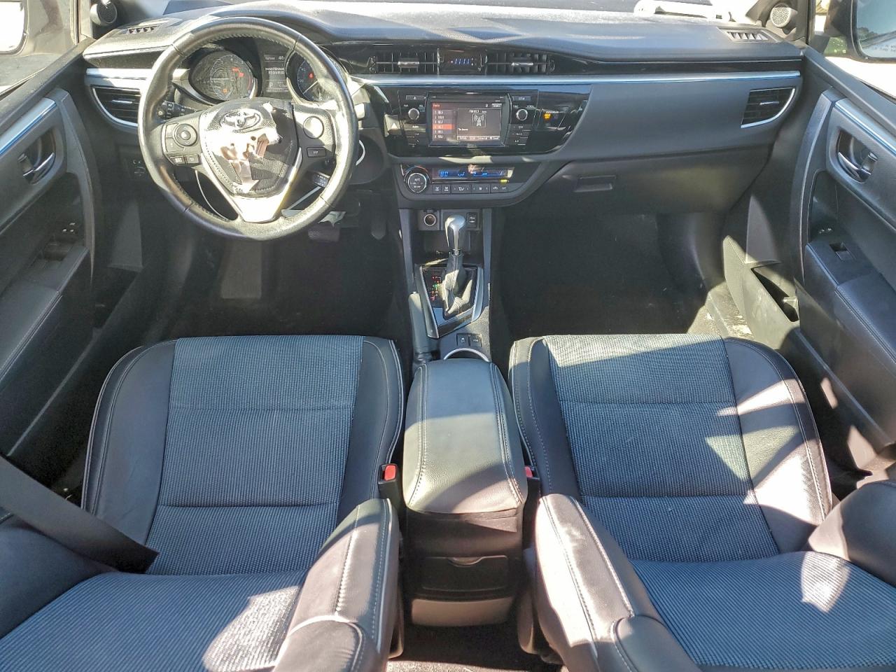 2015 TOYOTA COROLLA L photo 8