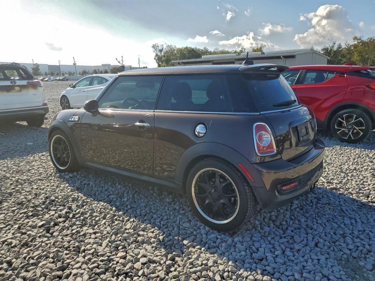 2011 MINI COOPER S photo 2