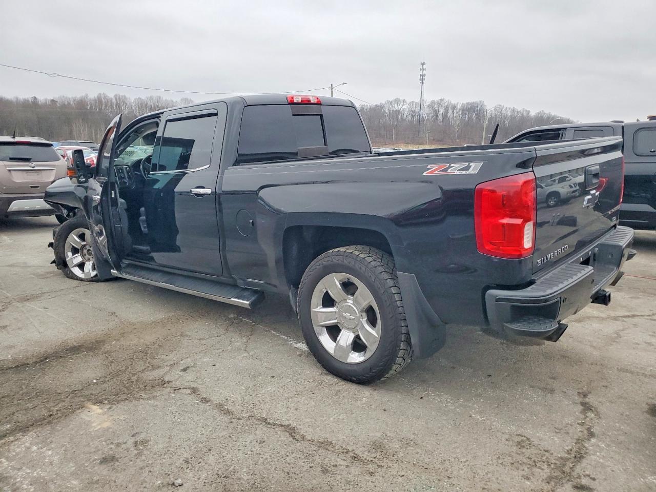 2016 CHEVROLET SILVERADO K1500 LTZ photo 2